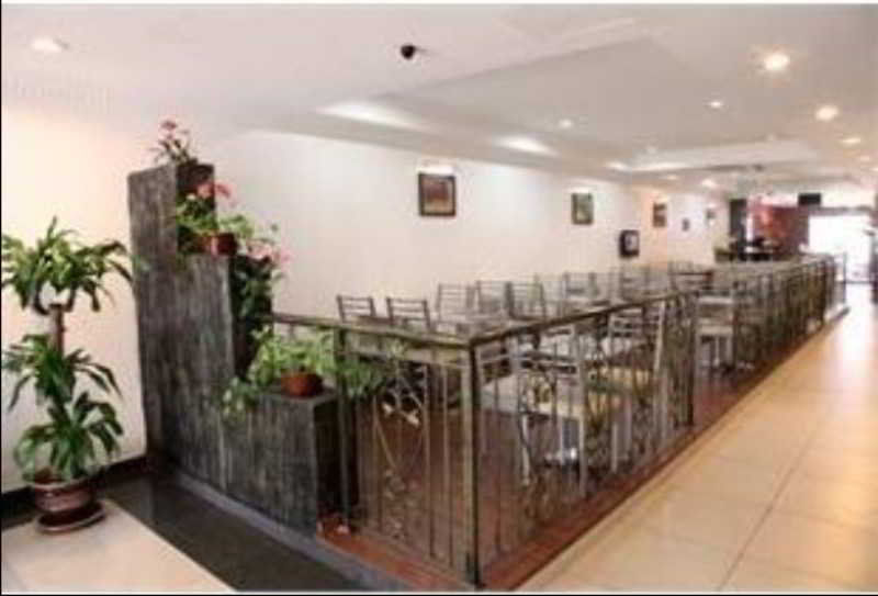 Oyo 103 V'La Garden Hotel Kuala Lumpur Buitenkant foto