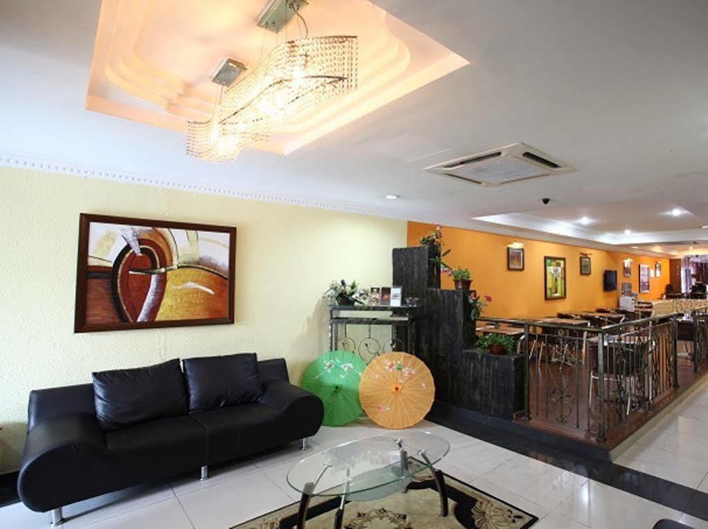 Oyo 103 V'La Garden Hotel Kuala Lumpur Buitenkant foto